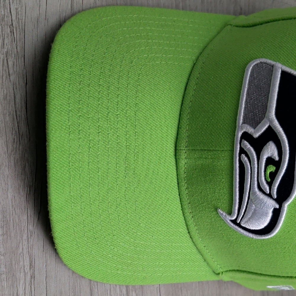 New Era Lime Green Cap with Logo - Picture 7 of 8